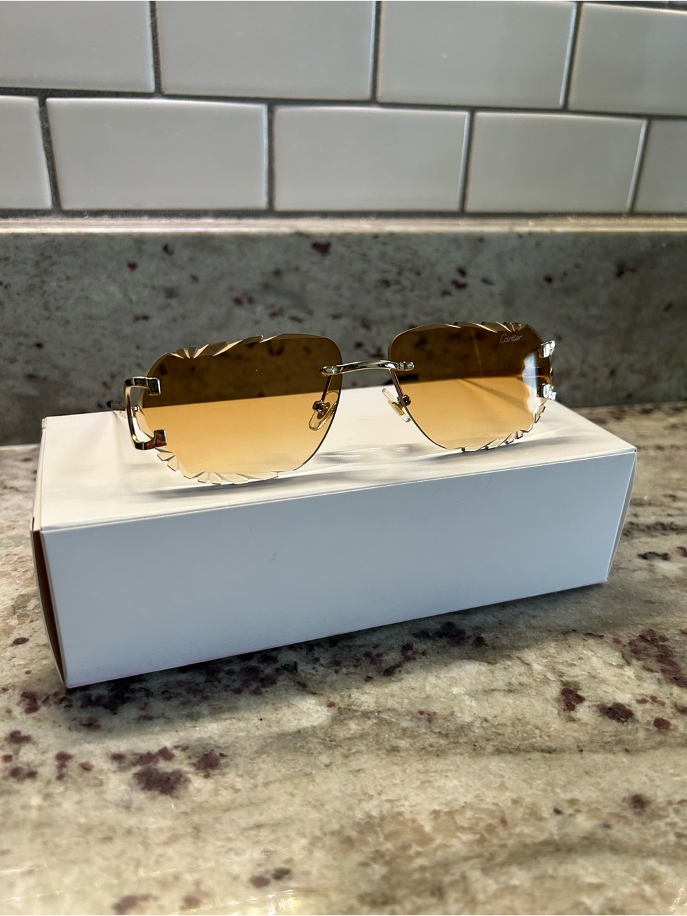 Rimless tinted glasses 🕶️